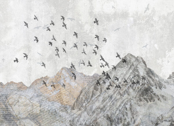 Exklusive Tapete mit Vögeln, die über die Berge fliegen, auf einer schäbigen dunkelgrauen Textur.