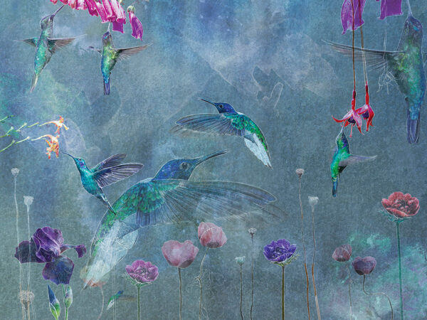 Design tapete mit tropischen Blumen und Kolibris und floralem Umriss auf blauem strukturiertem Aquarellhintergrund