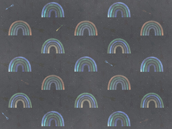 Designertapete Muster mit Vintage-Regenbögen aus einer kalten Farbpalette auf einem dunkelgrauen dekorativen Hintergrund