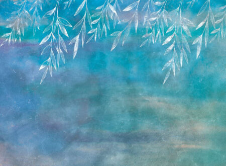 Designer Tapete mit gravierten Blättern auf strukturiertem dekorativem Hintergrund in Blau- und Lilatönen