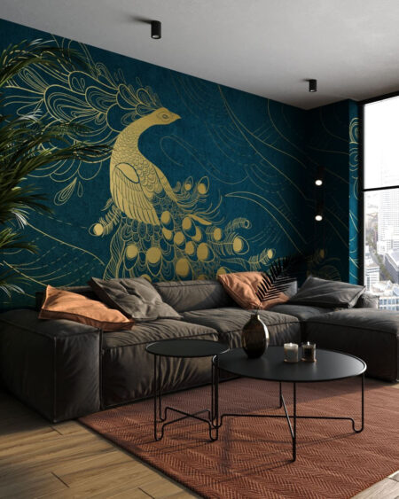 Tapete großer goldener Pfau auf blauem Hintergrund mit goldenen Wellenlinien verziert fürs Wohnzimmer