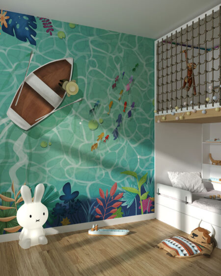 Tapete mit einem Boot, in dessen Nähe bunte Fische vor einem Hintergrund leuchtender tropischer Blätter schwimmen fürs Kinderzimmer