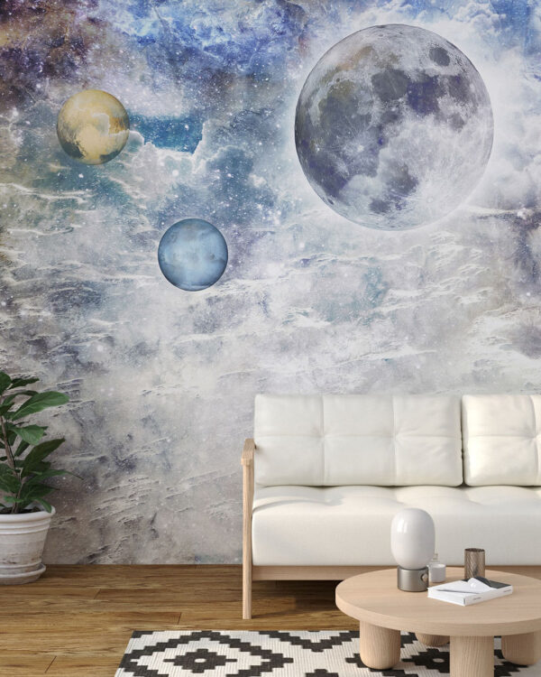 Designer Fototapete mit Mond und kleinen Planeten auf Weltraumhintergrund in hellen Grau-, Beige- und Blautönen fürs Wohnzimmer